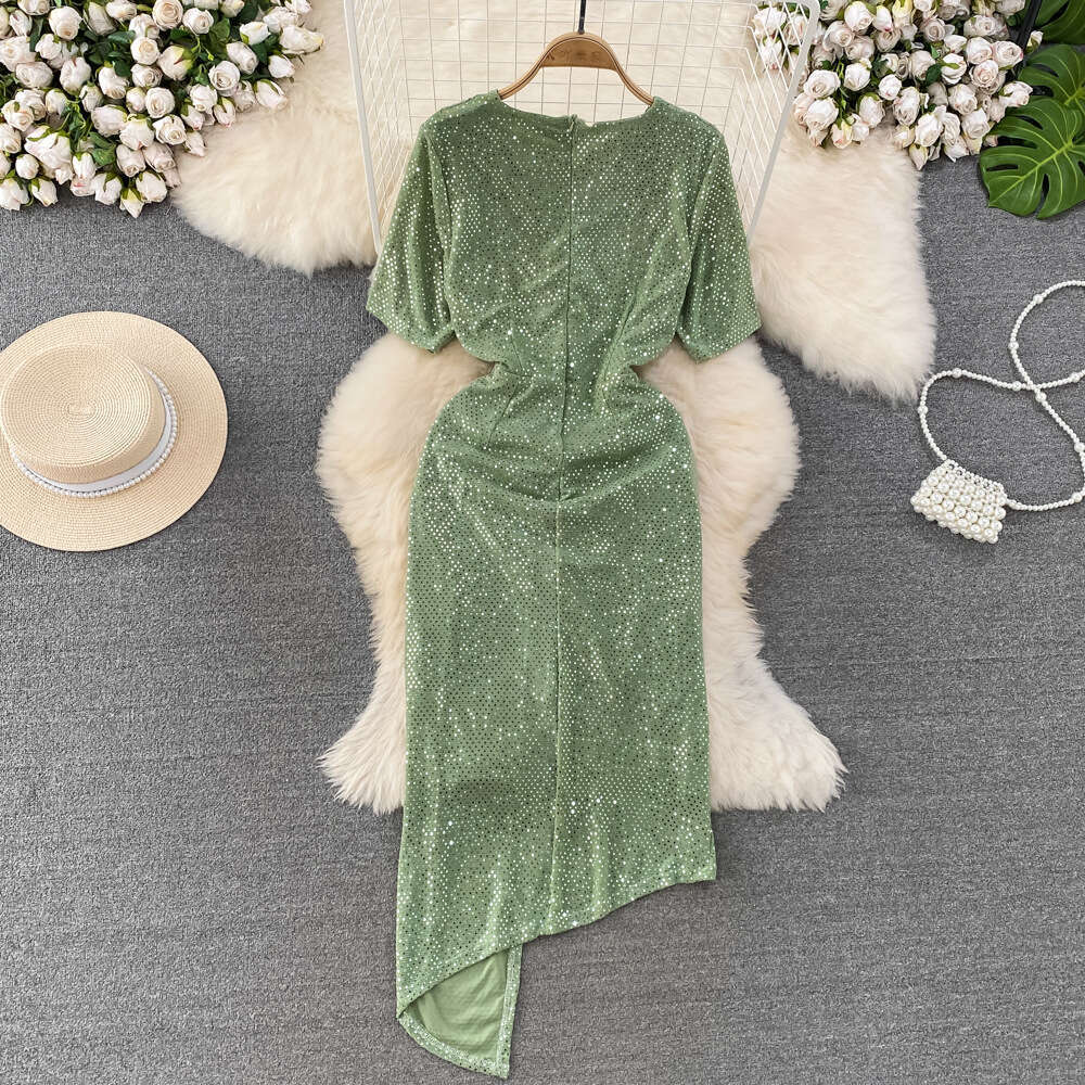 2026 designer fashion women's short sleeved V-neck waist slimming pleated skirt shiny silk irregular slit slimming dress