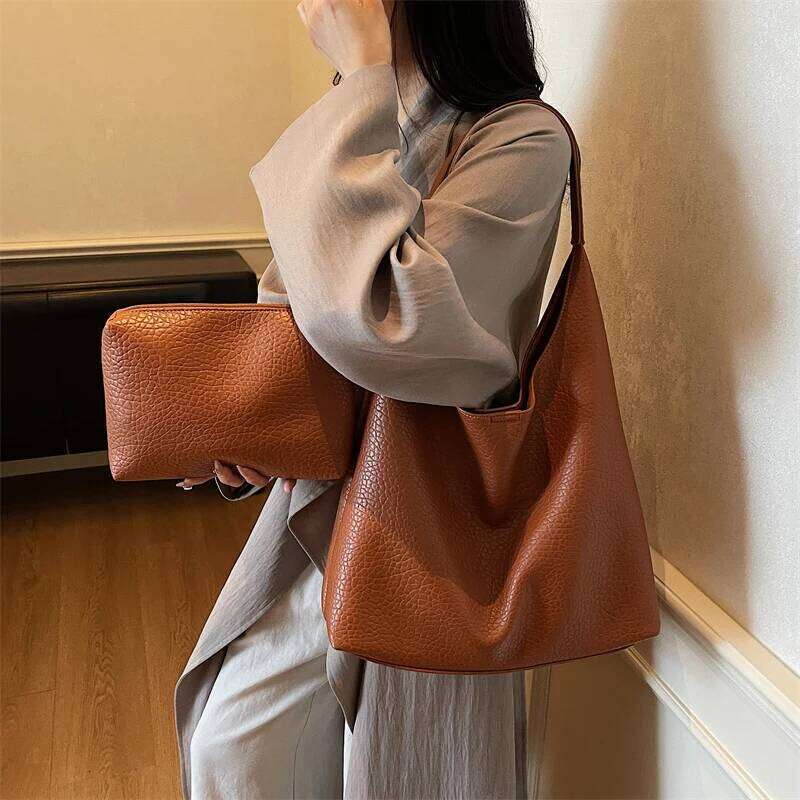 LEFTSIDE High-capacity Retro PU Leather Shoulder Bags for Women Hobo Bucket Bag 2025 Winter Luxury Designer Purses and Handbags XJ260306