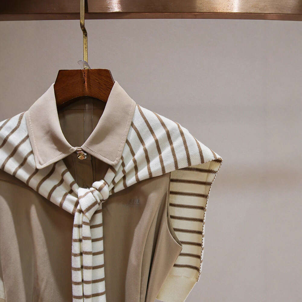 2026 high-end women's autumn new elegant knitted striped shawl straight tube sleeveless women's vest