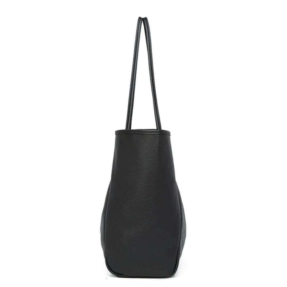 The Large Ladies' Tote Plant Leather Casual Handbag Is A Perfect Single-shoulder Bag for Weekend Shopping and Travel XJ260306