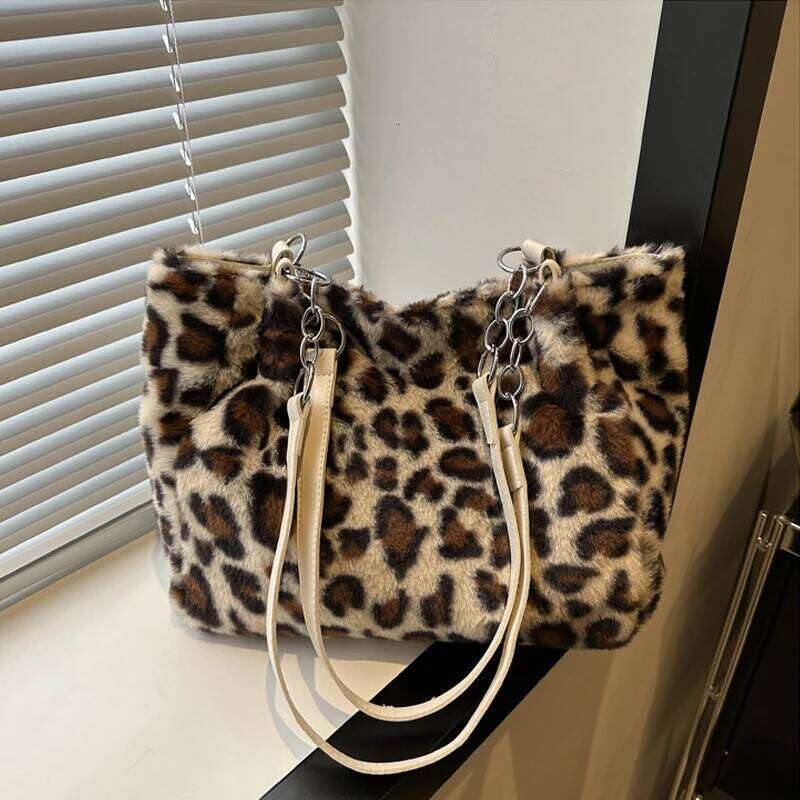 Vibrant Leopard Pattern Plush Simple Large Capacity Fluffy Shoulder Bags Korean Style Fashion Casual Chain Handbag for Tour XJ260306