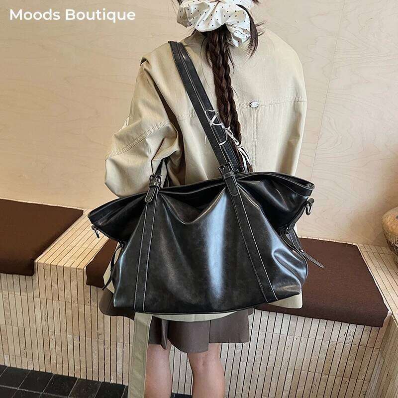 Quality Retro Big Tote Bags For Women 2025 Winter New Large Capacity Shopper Shoulder Crossbody Bag Practical Designer Handbags XJ260306