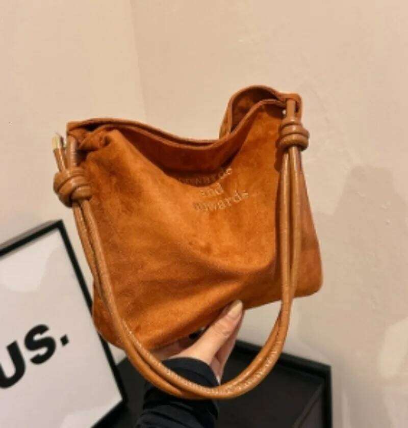 Large Capacity Suede Handbag Rope Buckle DesignAdjustable Straps Crossbody Multicolor Handbags Femalefashion Tote Bag Bolsos XJ260306