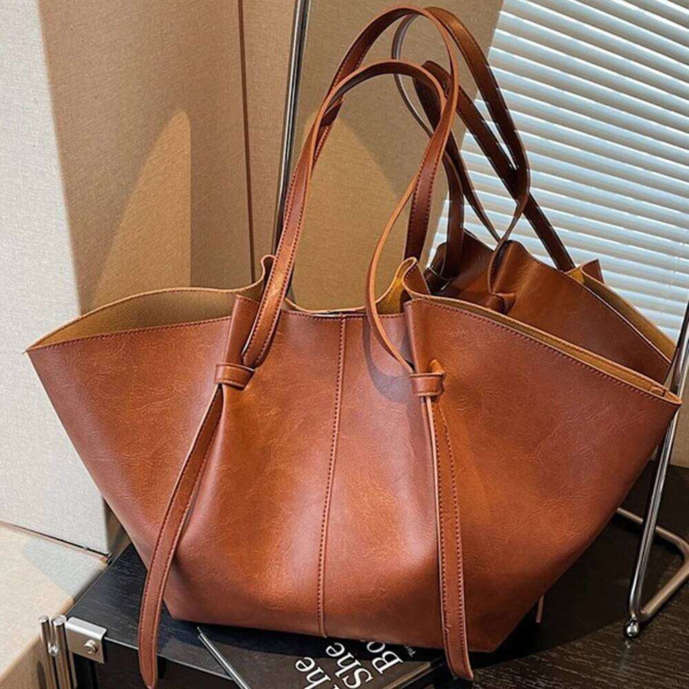 Large Capacity Vintage Style Tote Solid Color PU Leather Womens Shoulder Simple Design Luxury Sling Bag for Women Use XJ260306