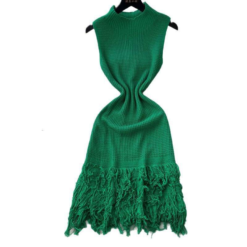 2026 European and American fashion sleeveless women's summer high-end slim fit elegant tassel sweater dress