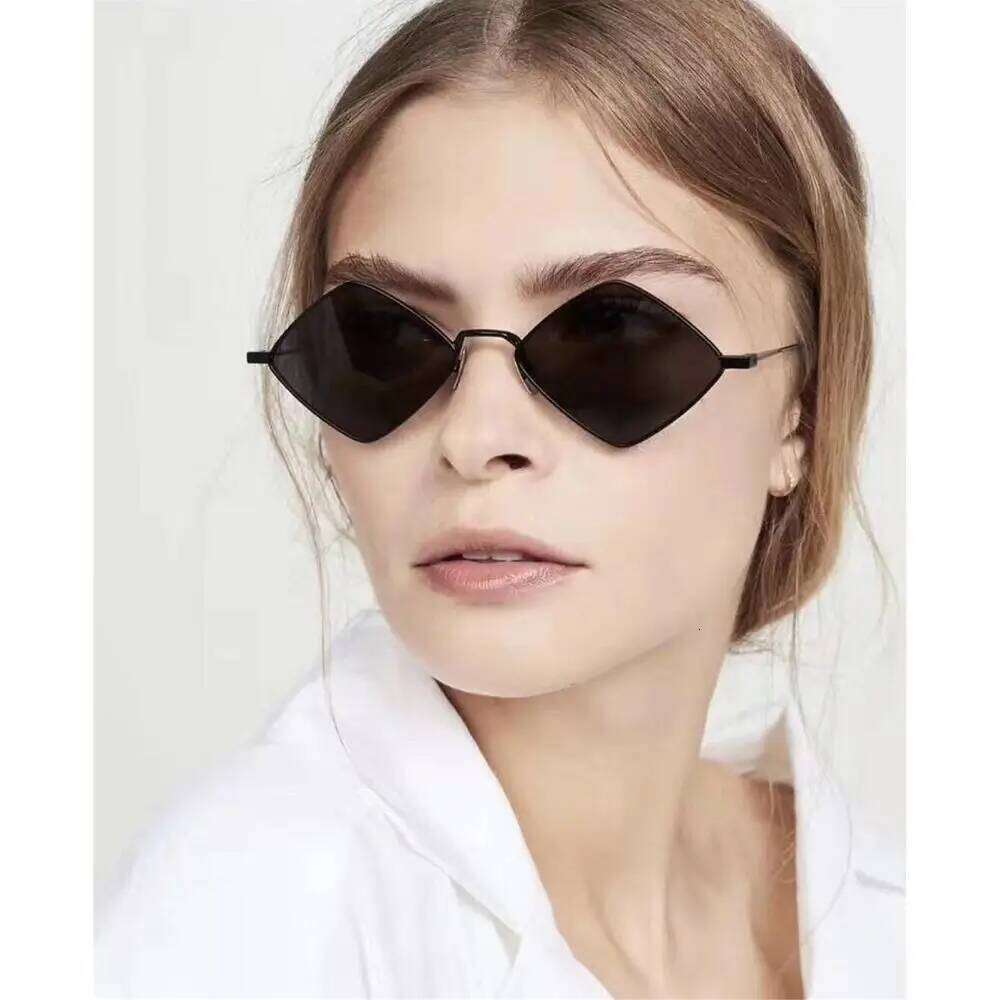 Hipster Polygon Women Irregular Vintage Small Frame Rhombus Ladies Sunglasses Shades Retro Alloy Eyewear Black Z260306