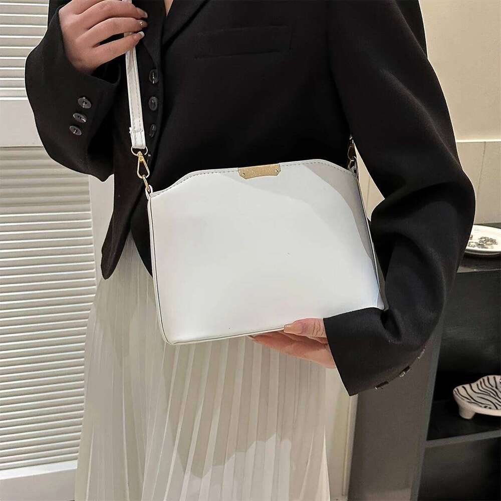 Classic Women's Solid Faux Leather Shoulder Adjustable Straps Stylish Shell Shape Crossbody Bag Zipper Closed Unlined Inside XJ260306