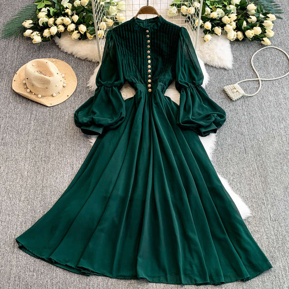 Elegant designer lantern sleeve chiffon women's dress 2026 new high-end niche pleated slim fit style