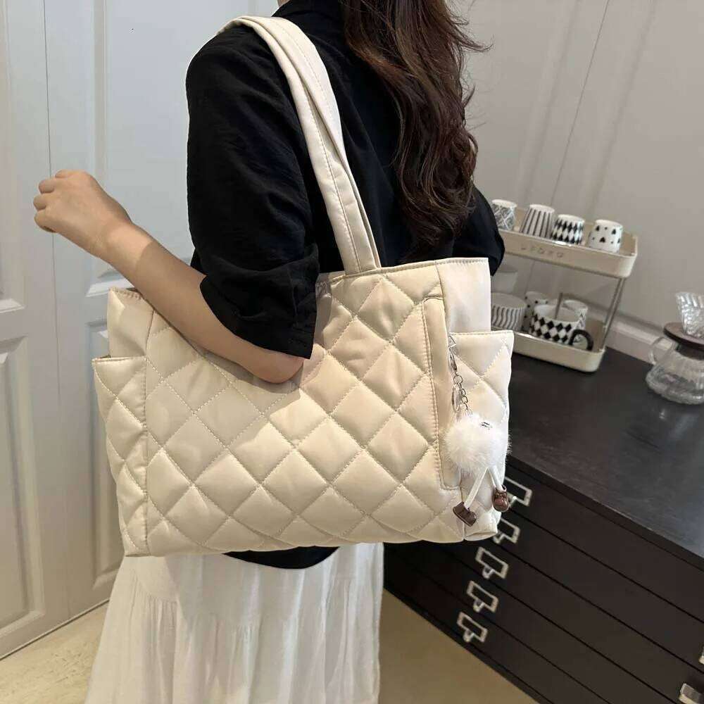 Fashionable Quilted Tote with Cute Plush Decoration, Autumn Leisure Large Capacity Handbag Daily Commuting Shoulder Bag XJ260306
