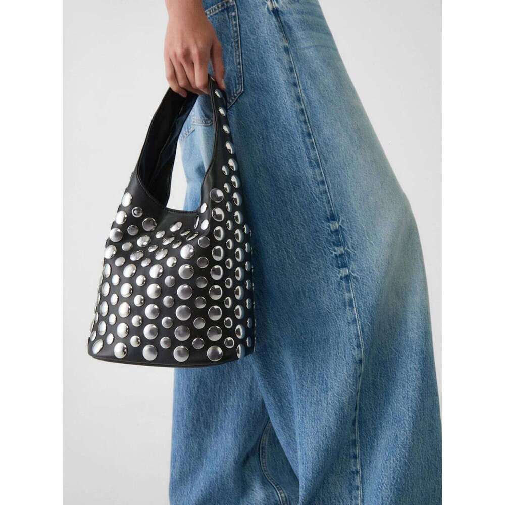 Ladies' single room handbag, rivet fashion commuter bag, bucket bag XJ260306