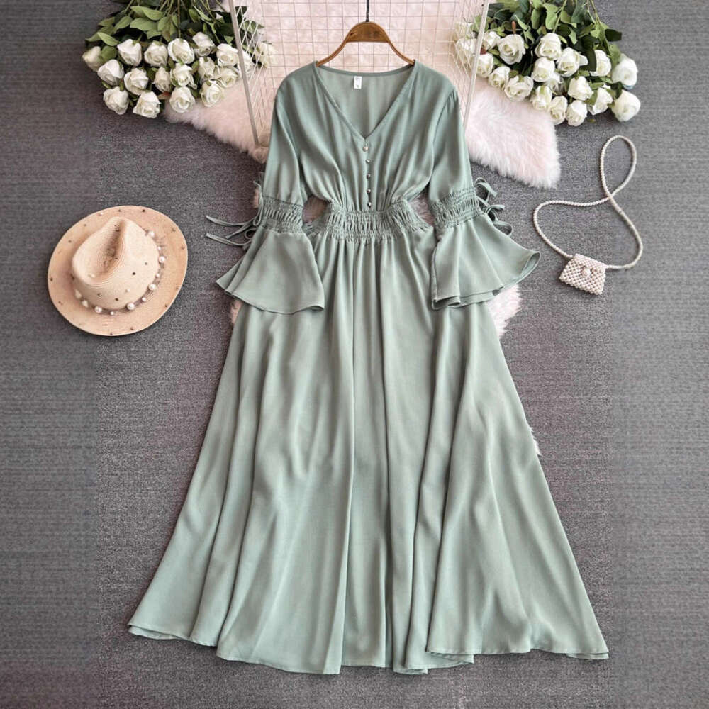 2026 Spring/Summer New V-neck Solid Color Chiffon Dress with Large Ruffle A13 Sleeves, Slim Fit, Waist and Trumpet hem