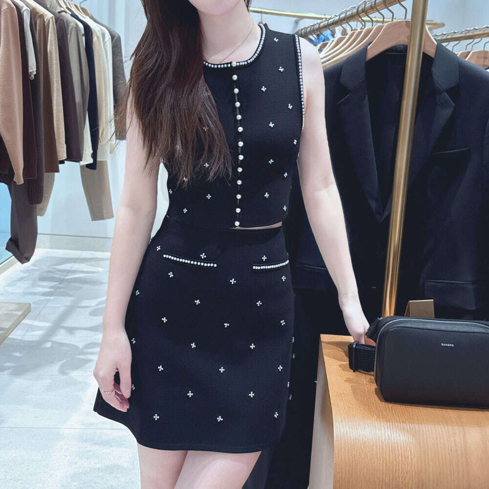 2026 Spring and Summer French Fashion Short Style Diamond embellished Sleeveless Tank Top Comfortable A-line Knitted Skirt Set