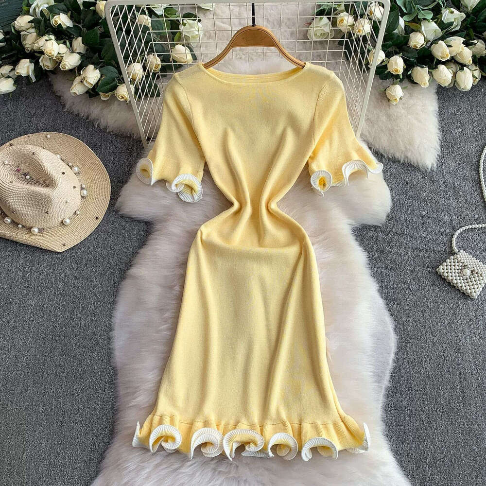 2026 European and American Spring and Summer New French Round Neck Sleeve Slimming Knitted Dress Women's Slimming Short Skirt