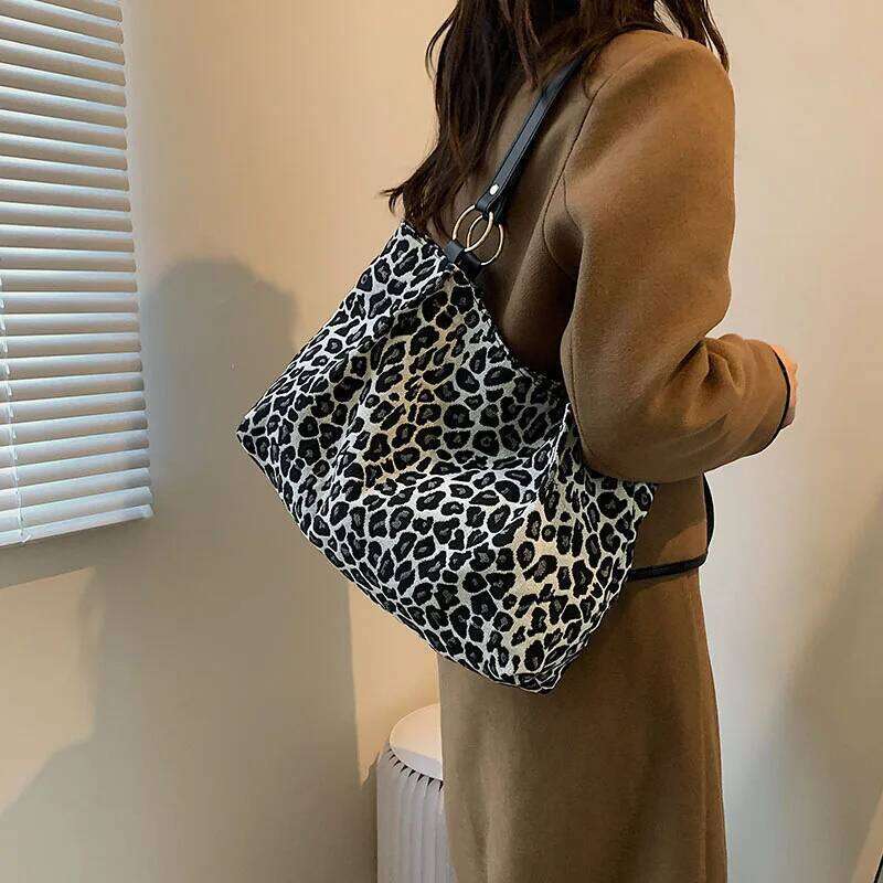 Stylish Leopard Print Fabric Handbags for Women Shoulder Large Capacity Tote Bag with Lining Zipper Pocket Daily Collocation XJ260306