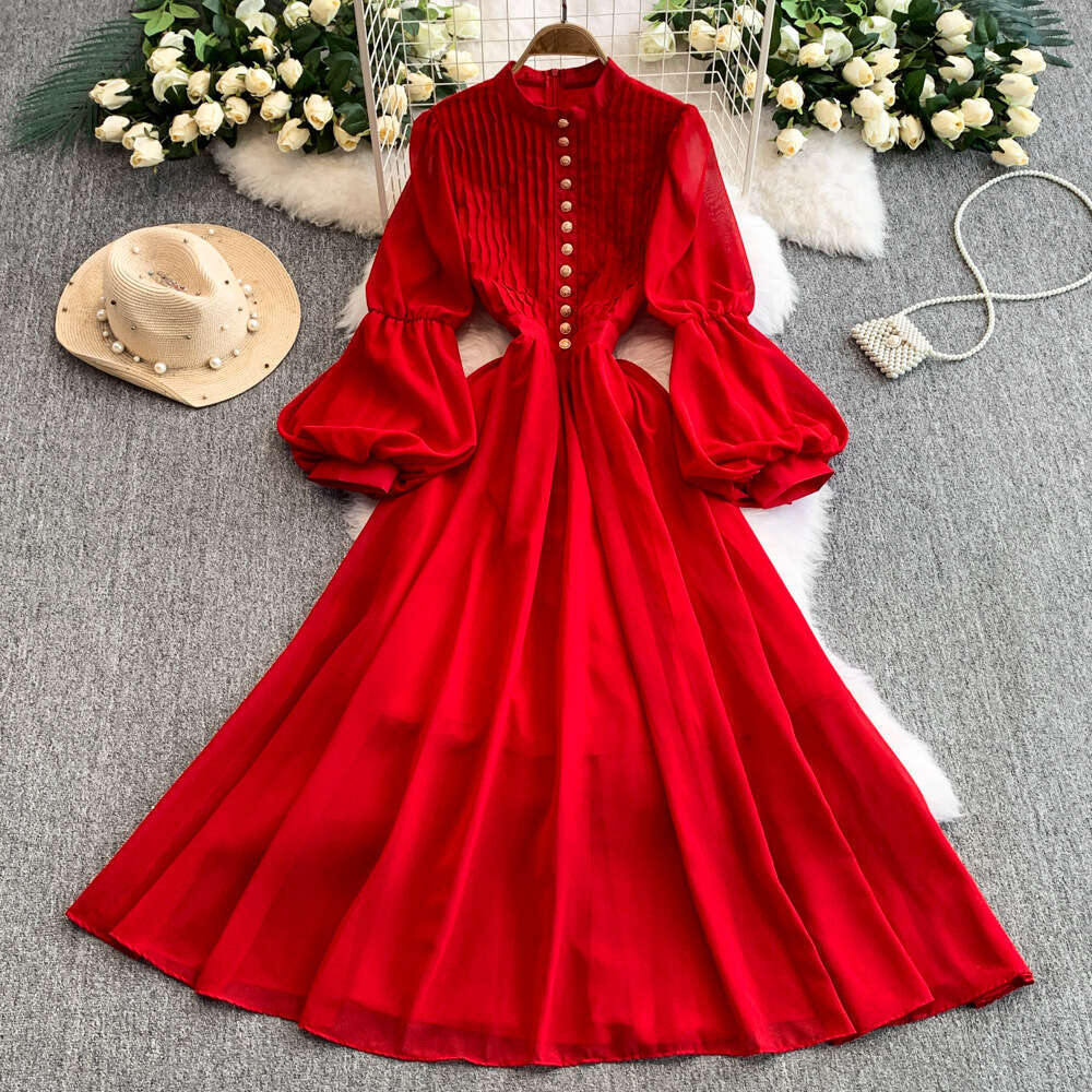 Elegant designer lantern sleeve chiffon women's dress 2026 new high-end niche pleated slim fit style