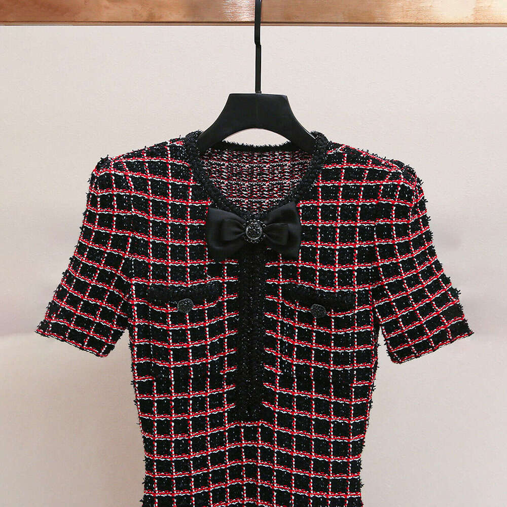 2026 spring and summer new French style designer elegant pleated slim fit short sleeved knitted dress