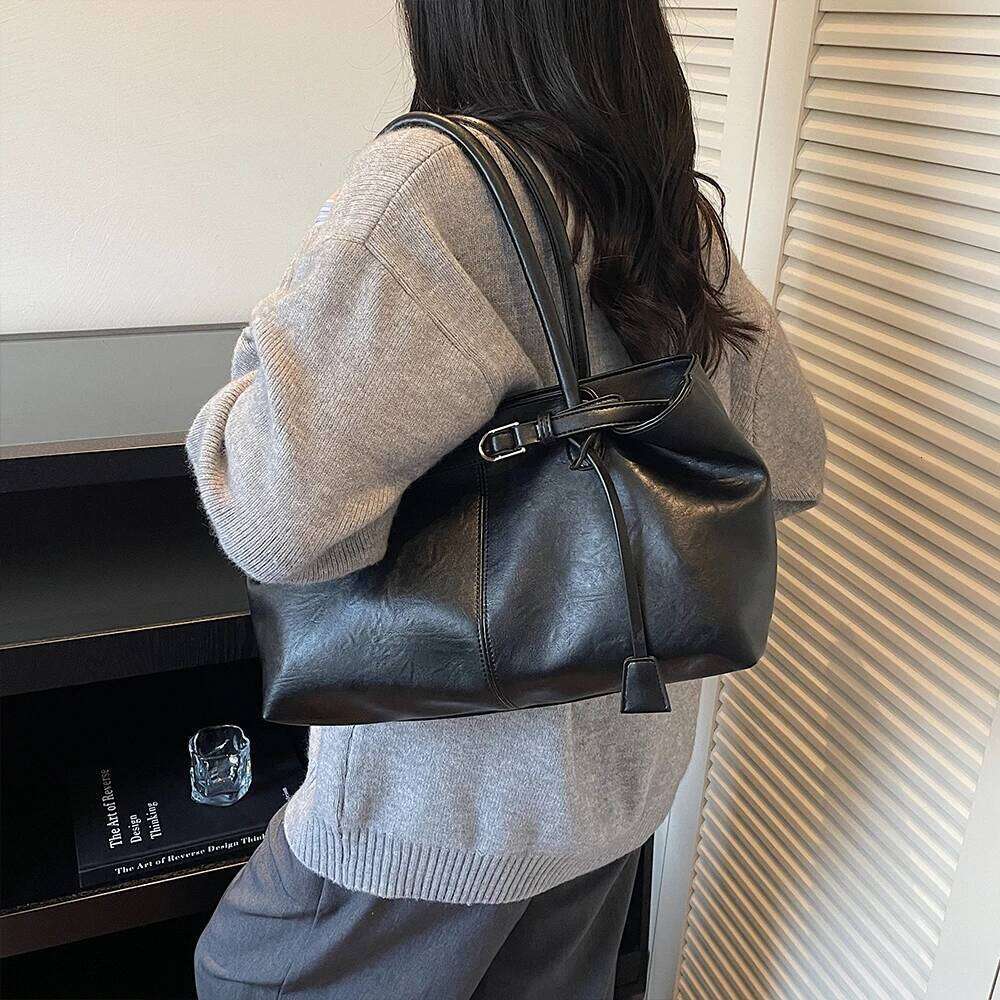 Ladies' Retro Large-Capacity New Autumn and Winter Niche Design Single Shoulder Underarm Casual Work Commute Bag XJ260306