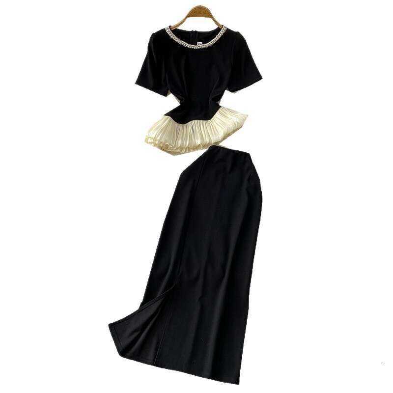 2026 European and American high-end round neck beaded T-shirt paired A13 with waist cinching skirt top slim half skirt two-piece set