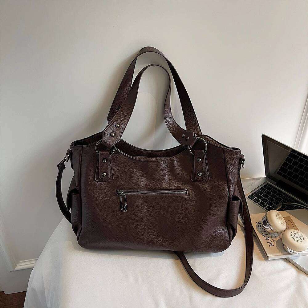 Korean Version of Niche Design Commuter Tote Large Capacity Motorcycle Carrying Shoulder Crossbody Bag, Spicy Girl Style XJ260306