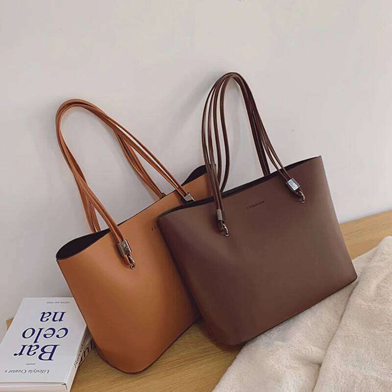 Winter New Black Tote Female Large Capacity Shoulder Casual Commuter Handbag Travel Girls Bookbags Top-handle Bag XJ260306