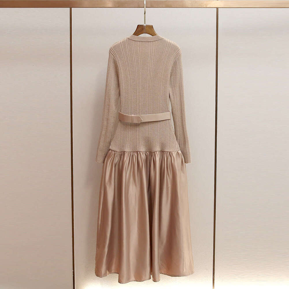 The new 2026 autumn and winter collection features high-density, elegant, and slim fitting A-line knitted dresses