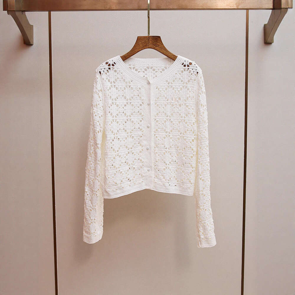 2026 high-end women's fashion autumn new item small fragrance crochet hollow long sleeved loose knit cardigan jacket