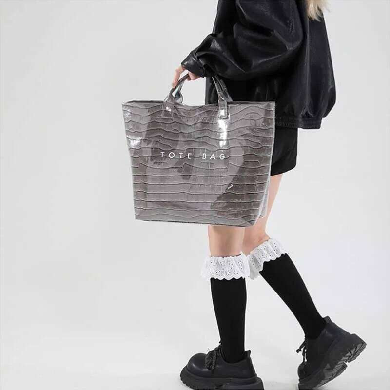 Crocodile Texture Tote Bag Pvc Kraft Paper Large Capacity Luxury Hobo Handbag Women Casual Shopping Letters Top Handle Hand Bags XJ260306