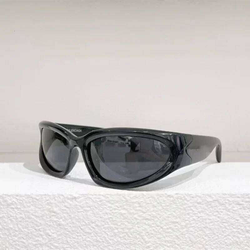 New Y2K Sports Punk Sunglasses Women Square Goggle Men Luxury Brand Sun Glasses UV400 Colorful Mirror Fashion Eyewear Z260306