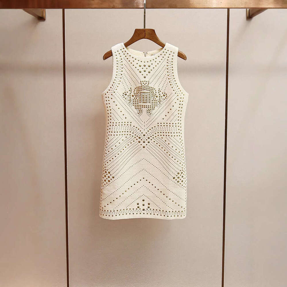 2026 Designer High end Women's Summer New Style French Design Beaded Knitted Tank Top Skirt