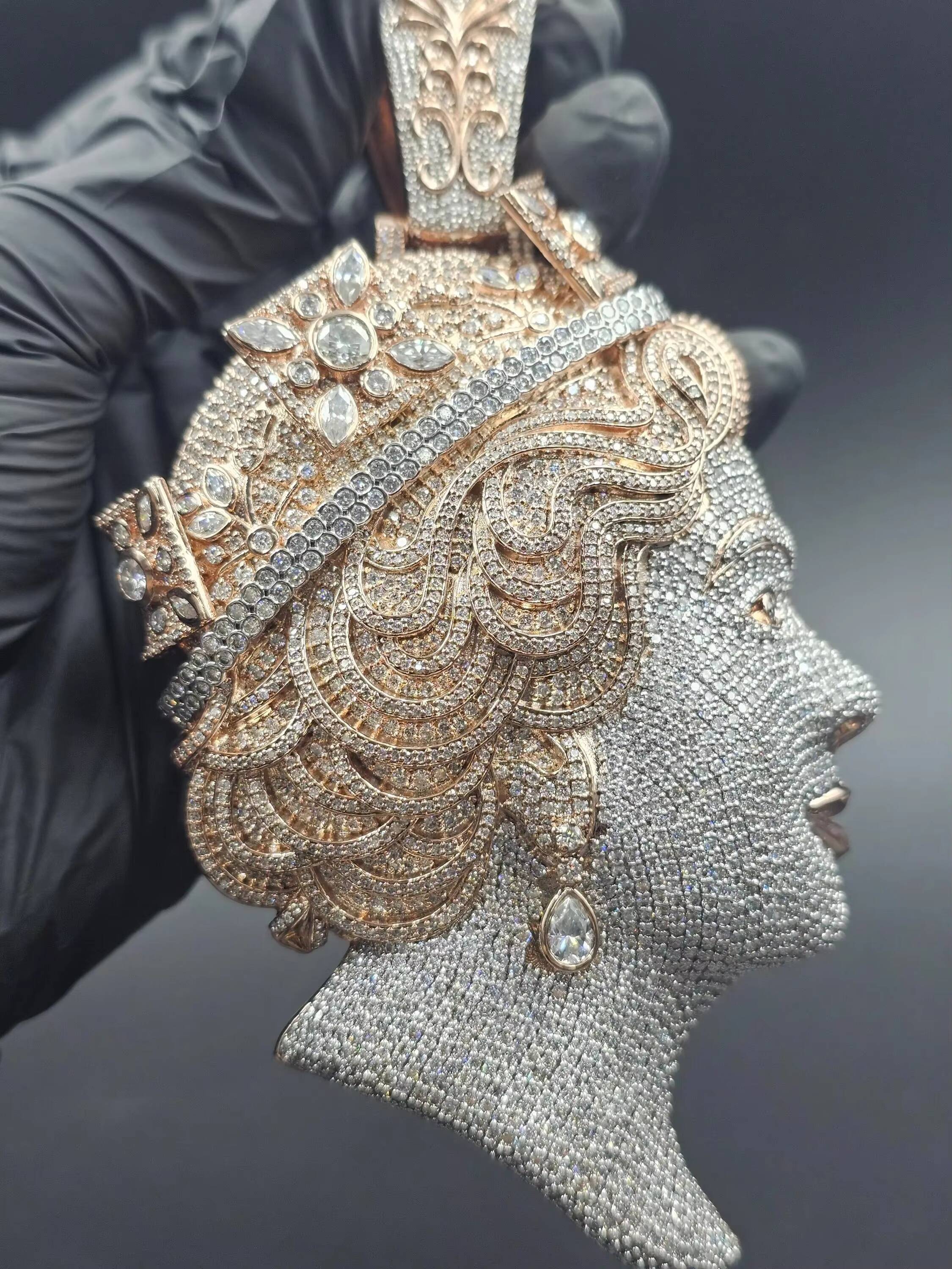 Top Seller VVS Moissanite Diamond Iced Out Hip Hop Pendant Necklace With 925 Silver Queen Face Design At Low Price