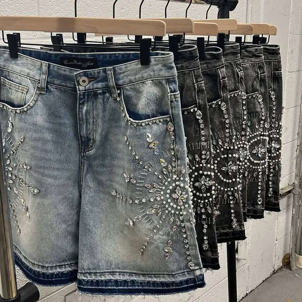 Luxury Women Flowers Diamonds Beaded Denim Shorts Summer Jeans Short Rhinestones Pants Streetwear Crystal Cowboy Trousers XJ260306