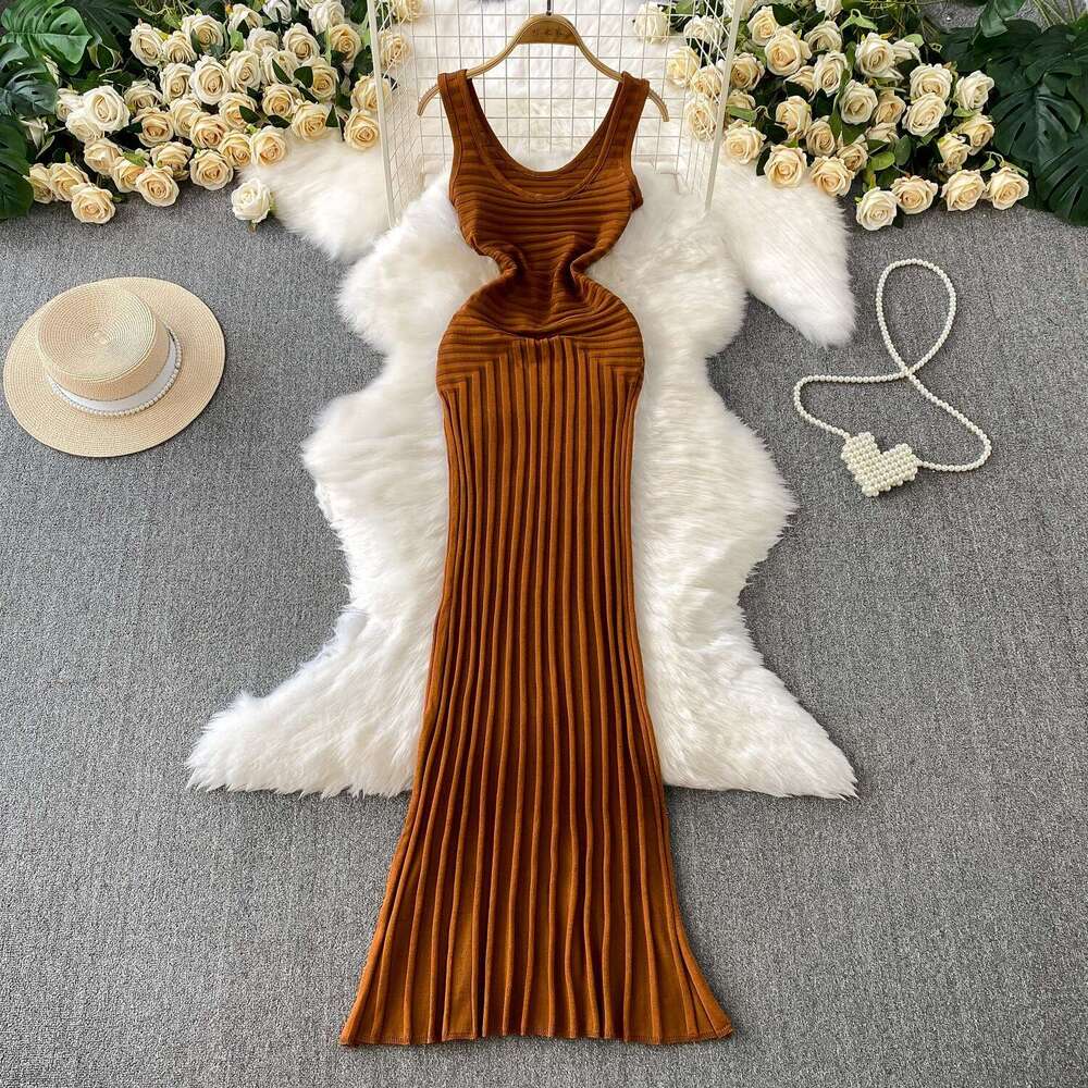 2026 American sexy sleeveless U-neck women's A13 knitted vest summer slim fit pleated fish tail long skirt