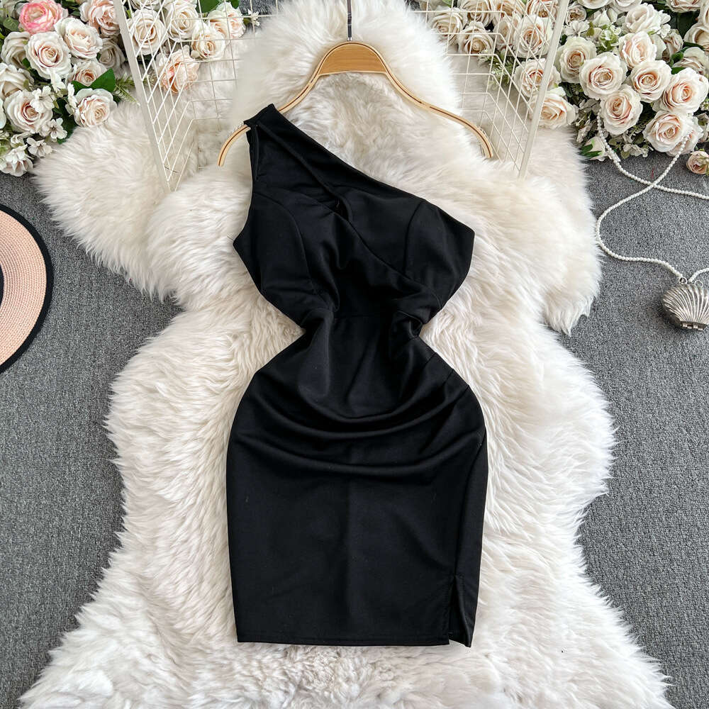 2026 Spring/Summer One Shoulder Slimming Dress A13 with Chest Cushion Design, Tailored, Fashionable, Sexy and Elegant Style