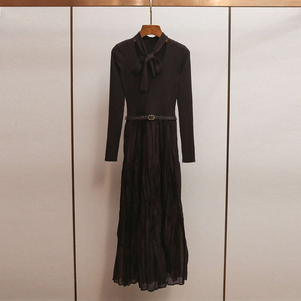 2026 designer high-end women's clothing spring new elegant Hepburn style lace up U-neck A12 patch knit dress