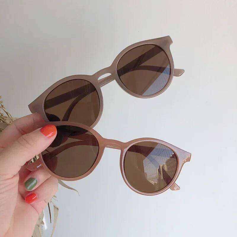 New Vintage Women's Sunglasses Fashion Trendy Small Round Frame Driving Eyewear Outdoor Travel Glasses UV400 Gafas De Sol Z260306