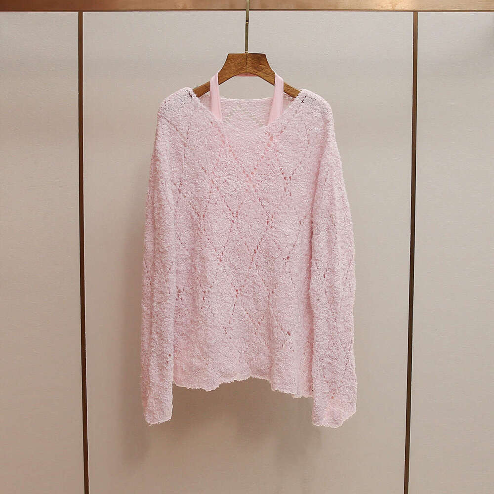 2026 designer high-end women's clothing autumn and winter new style French retro soft pink knitted women's sweater