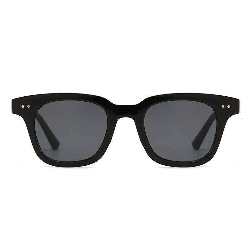 Ins Popular Fashion Square Women Sunglasses Retro Rivets Decoration Brand Eyewear Men Shades UV400 Z260306