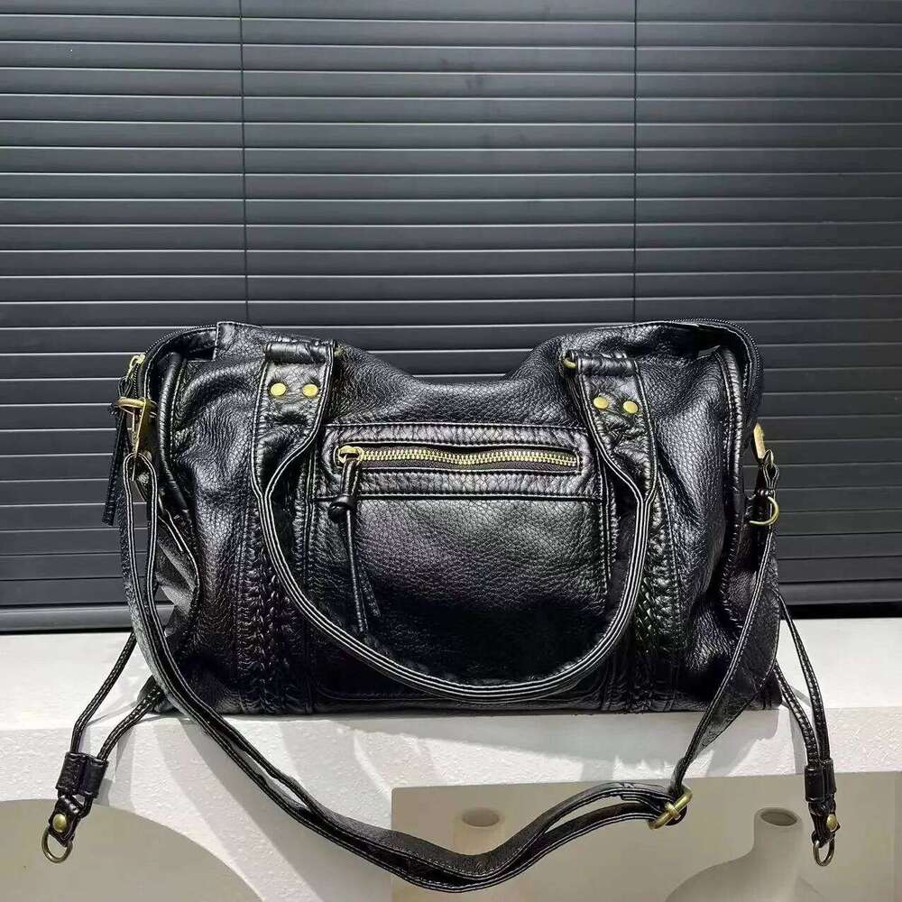 Luxury Soft Pu Leather Brand Girls Shoulder Black HandBags Tote New Arrival Y2K Large Motorcycle Bags Crossbody for Women XJ260306