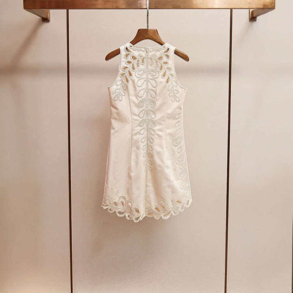 2026 Spring/Autumn Women's White A1 Sleeveless Tank Top Korean Style Social Elegant Round Neck Slimming Hollow Embroidered Dress