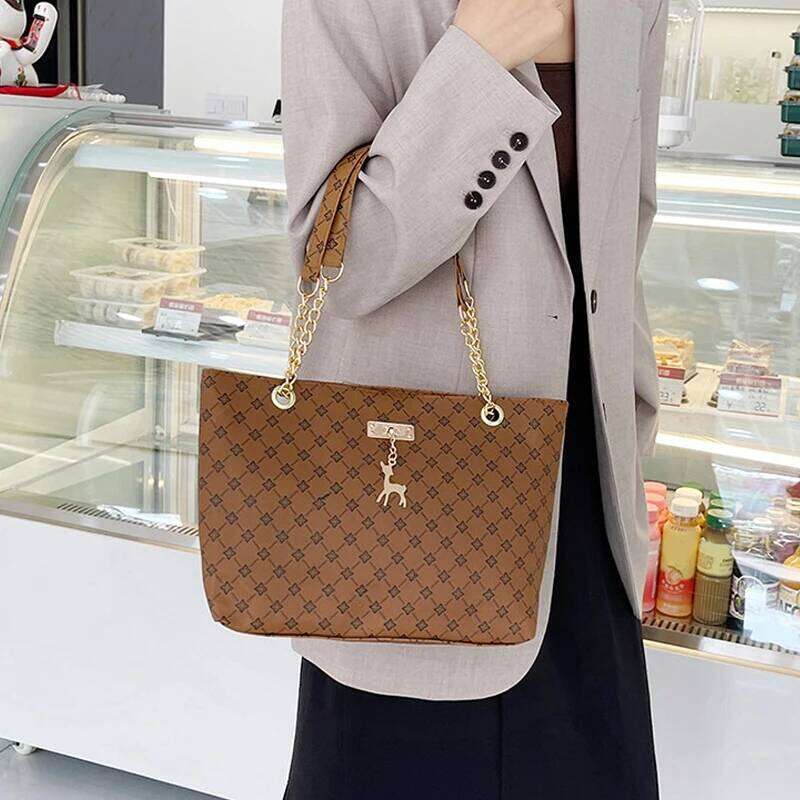2024 Autumn and Winter New Presbyopic Handbag Shoulder Large Capacity Tote Women's Bag XJ260306