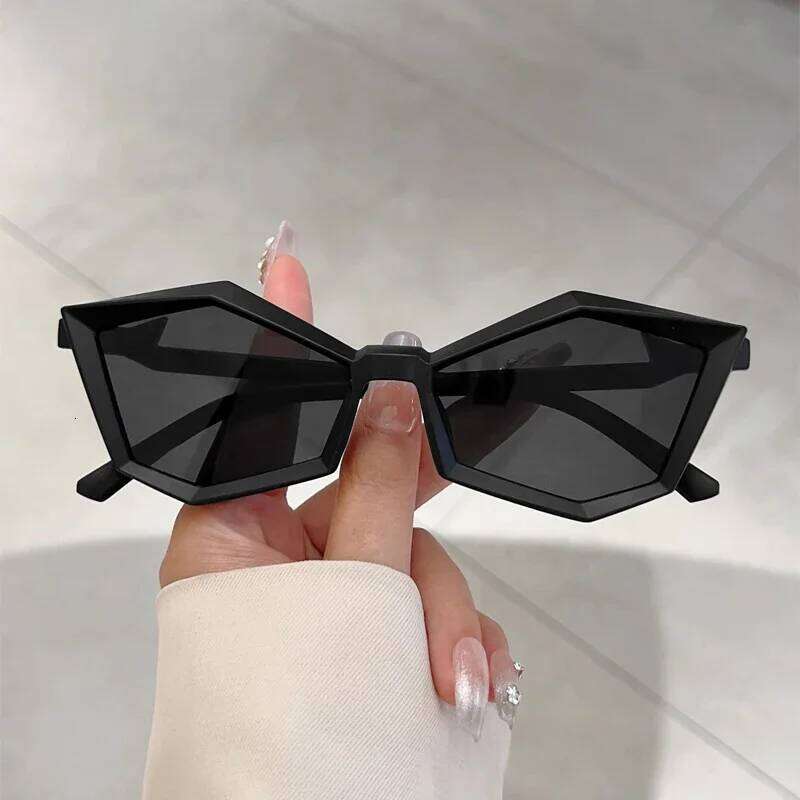 KAMMPT Irregular Rim Punk Sunglasses Men New Fashion Mirror Outdoor Shades Women Futuristic Brand Design Anti-UV Sun Glasses Z260306