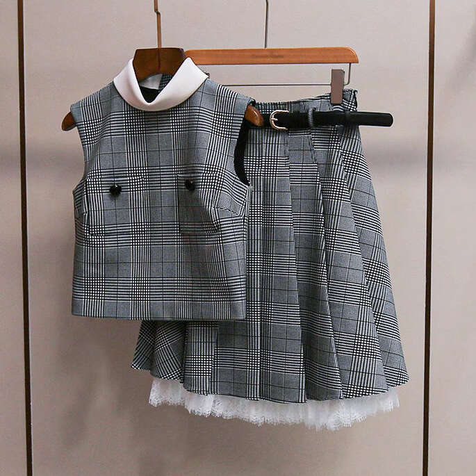2026 Spring and Summer New French Fashion Elegant Tank Top Checkered Skirt Set for Women