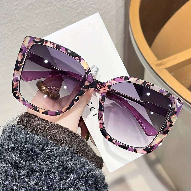 1pc Women's Large Square Frame Fashion Sunglasses - Stylish Gradient Purple Lens with Tortoiseshell Pattern Z260306