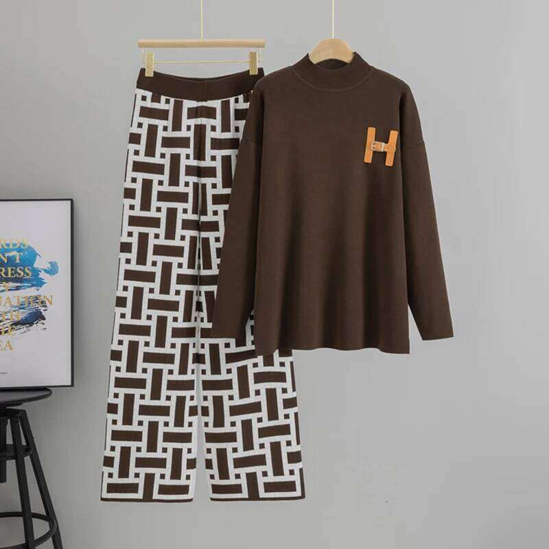 Women Autumn Fashion Color Collision Two-Piece Set O-Neck Loose Sleeved Split Top And High Waist Wide Leg Pants Outfit Luanyun Luanyun