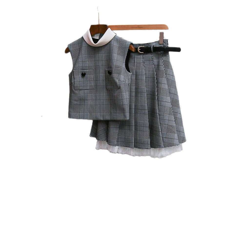 2026 a2 Spring and Summer New French Fashion Elegant Tank Top Checkered Skirt Set for Women