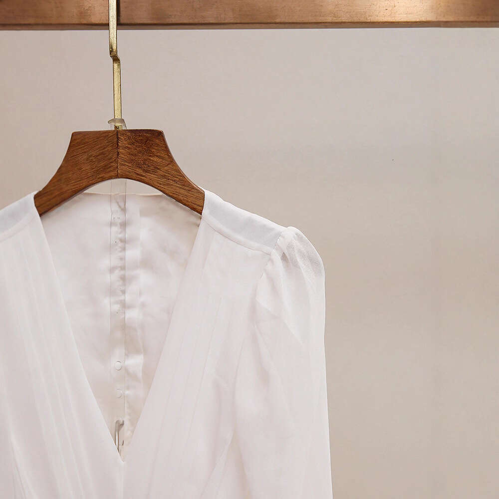 2026 designer high-end women's fashion autumn new item small fragrance sexy V-neck backless pleated patch dress