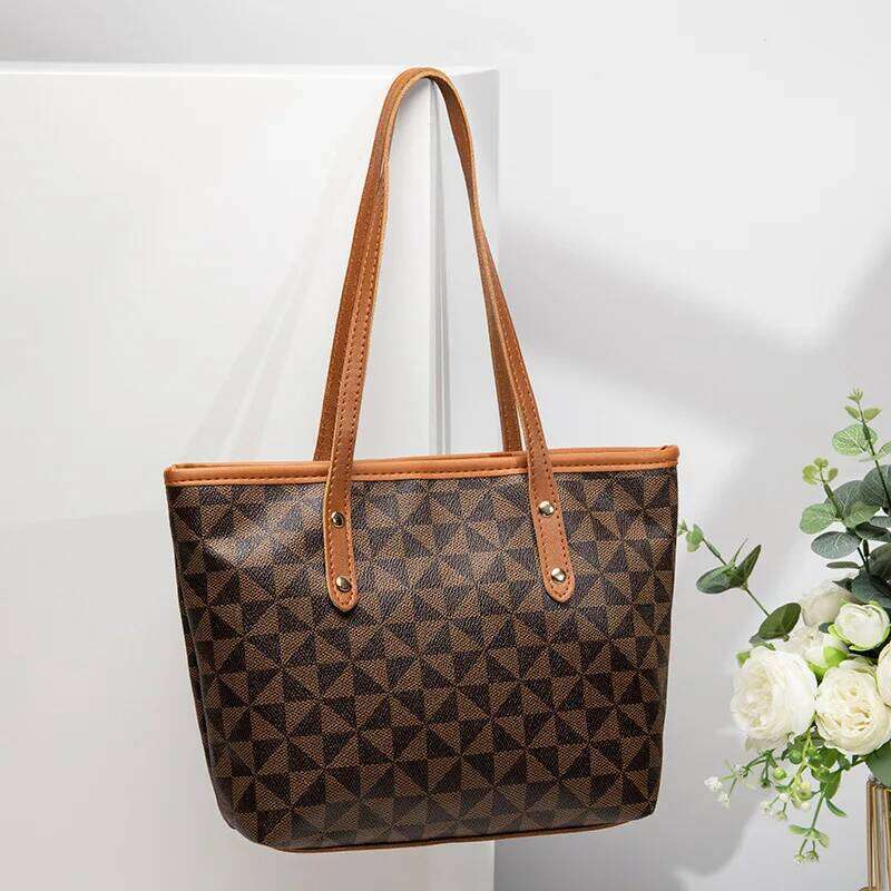 Triangle Print Fashionable Women's Commuting Handbag, Large Capacity, Zipper Handbag XJ260306