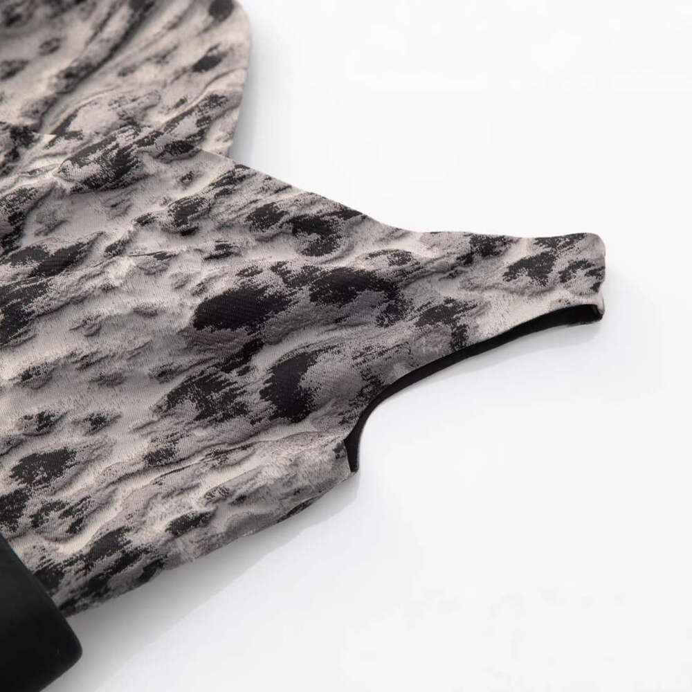 2026 Spring/Summer New Women's Loose Designer with Strap, Medium Length Waist, Slimming V-neck