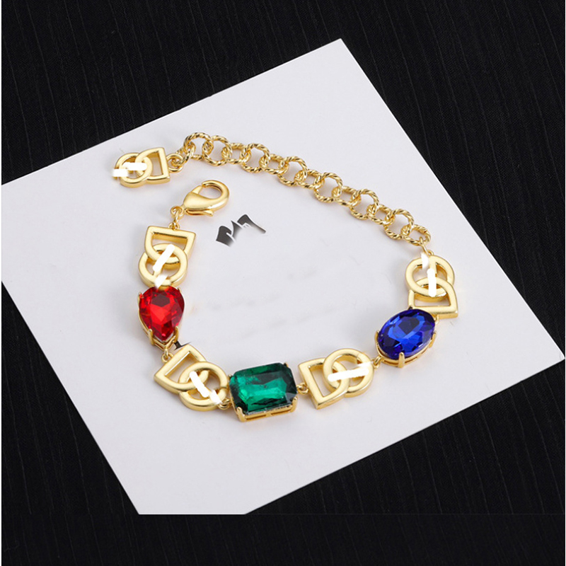 New Classic Luxury Bracelet Designer Hand Necklace Jewelry Letter Necklace Designer Earrings Gold Bracelet Brand Designer Zirconium Chain Girls Gift