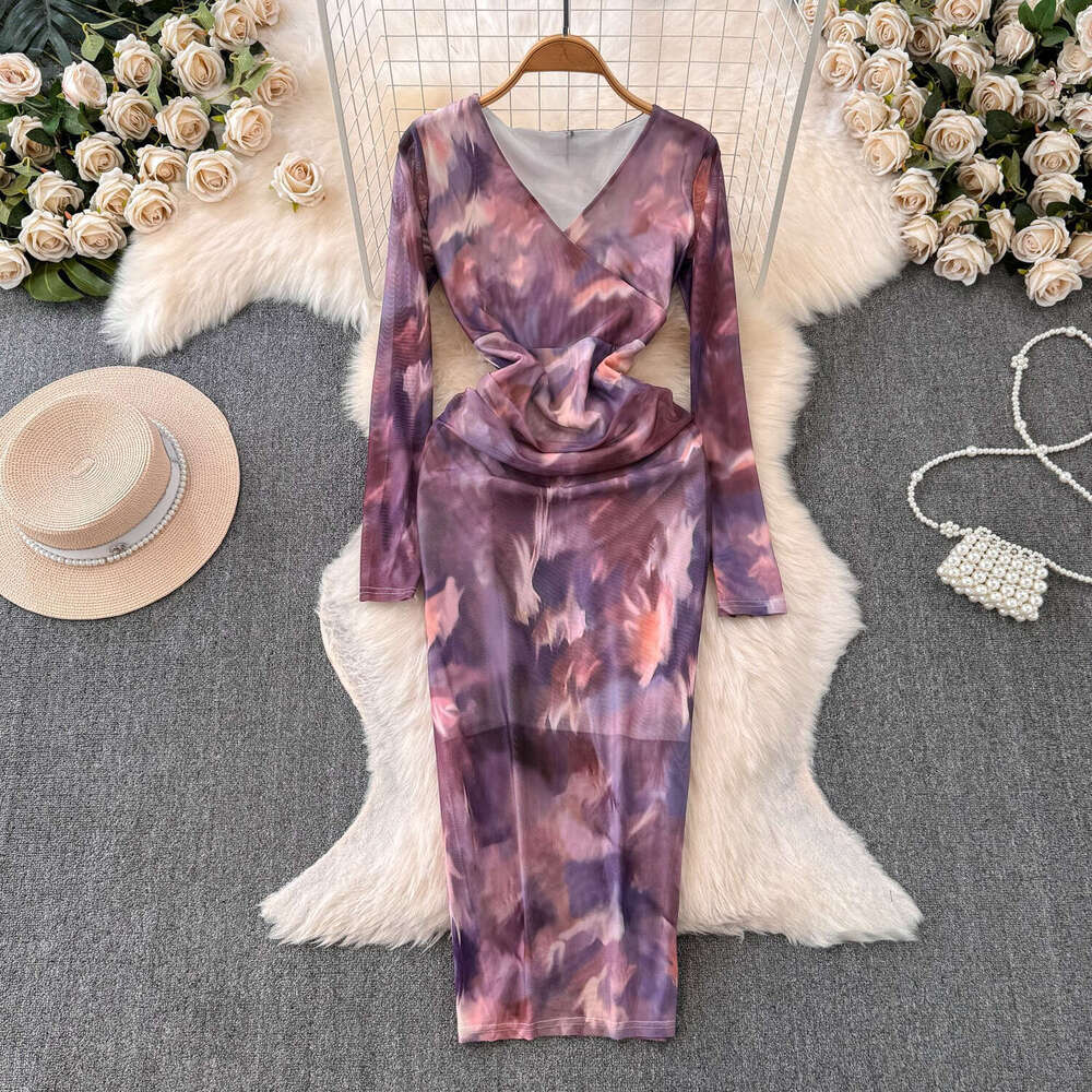 2026 designer elegant French deep V-neck long sleeved printed mesh dress with waist cinching and slim fitting skirt